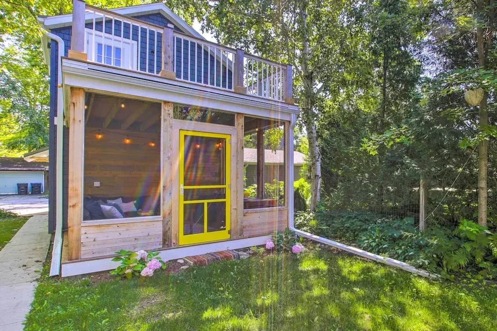 Crystal Lake Cottage: Kayaks & Fire Pit!