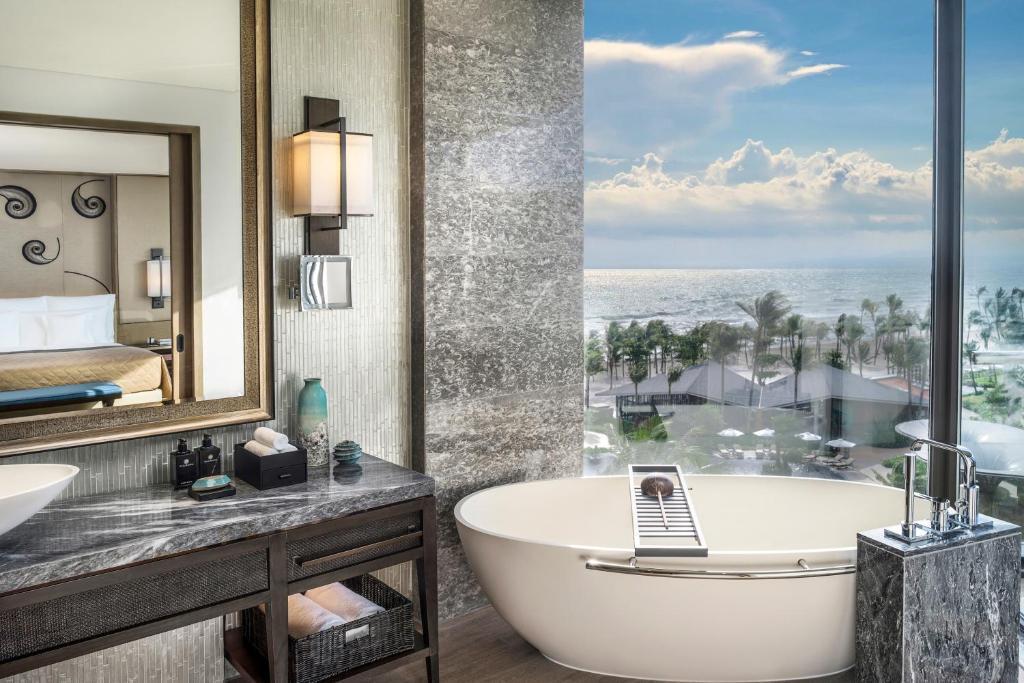 Intercontinental Phu Quoc Long Beach Resort