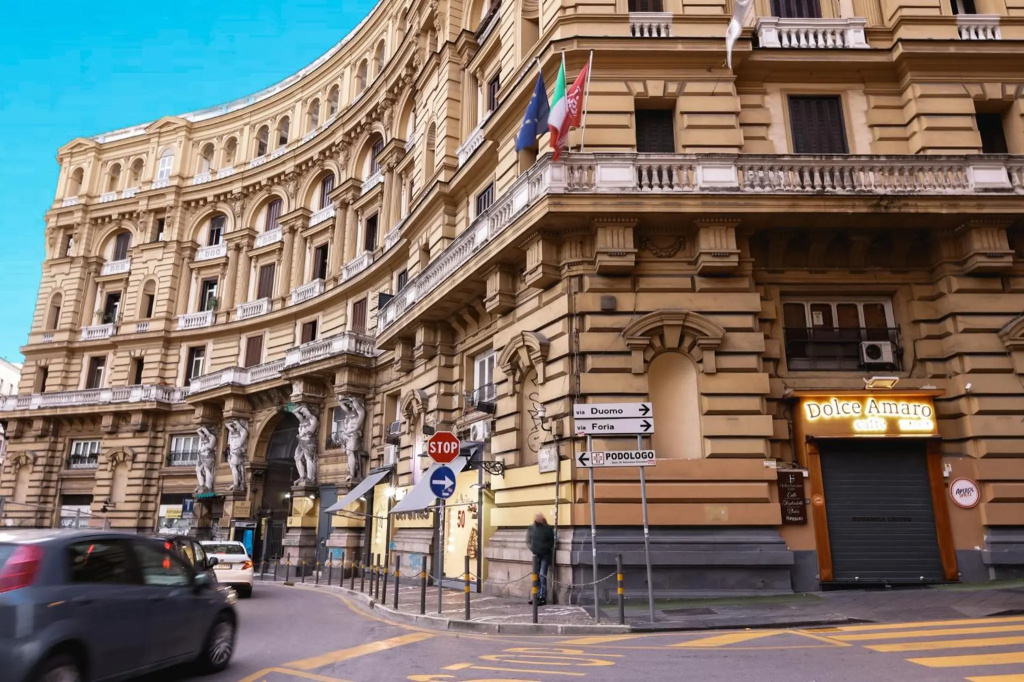 Quatrum Napoli