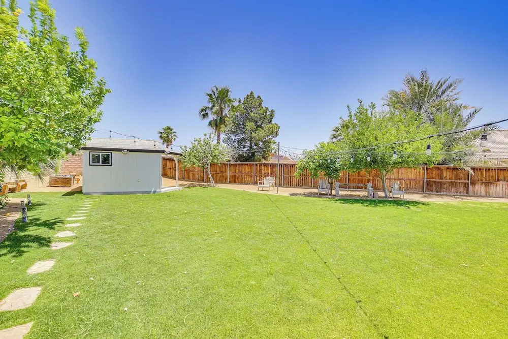 3 Mi to Coachella: Quaint Studio w/ Shared Yard!
