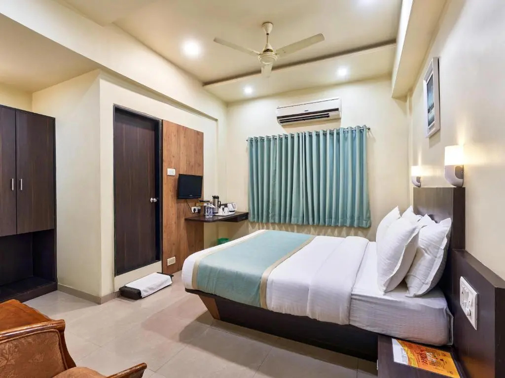 Superior Double room (full double bed)