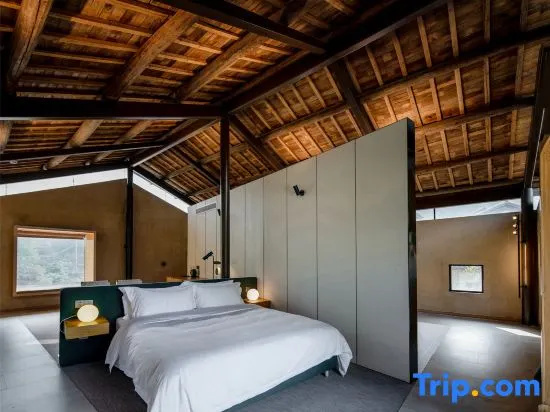 Standard Double room with sunset view (full double bed)