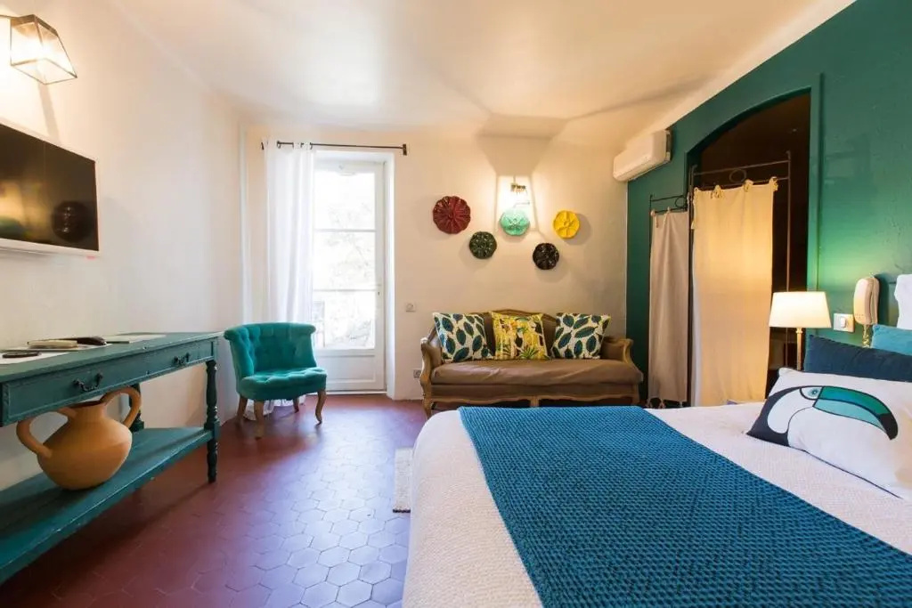 Standard Double room with garden view (full double bed)