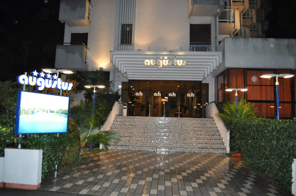 Hotel Augustus