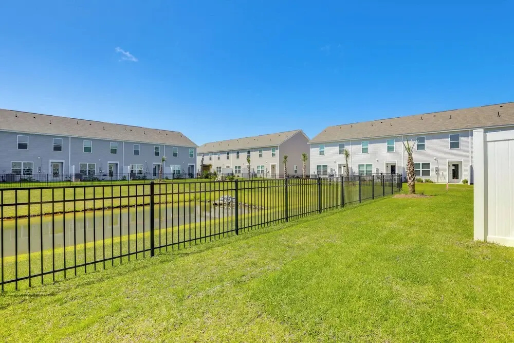 Modern Escape 2 Mi to Surfside Beach Fishing Pier