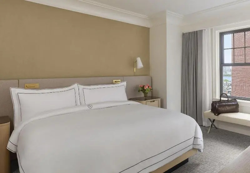Classic Double Suite (full double bed)
