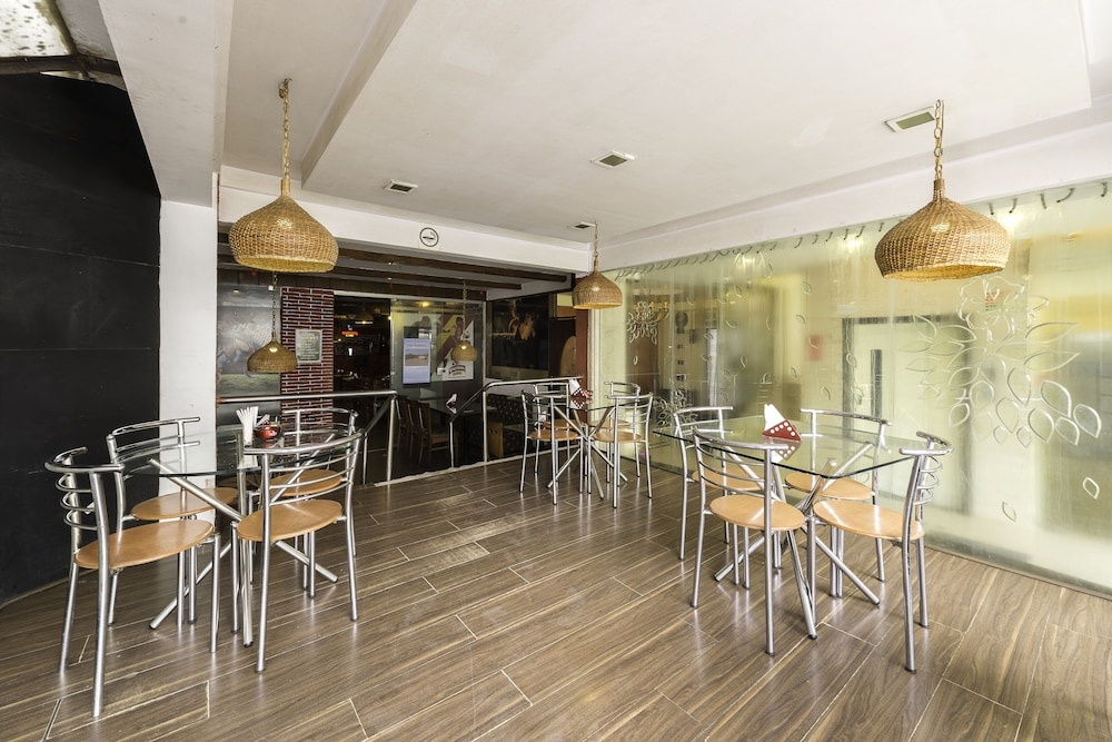 Food & Beverage