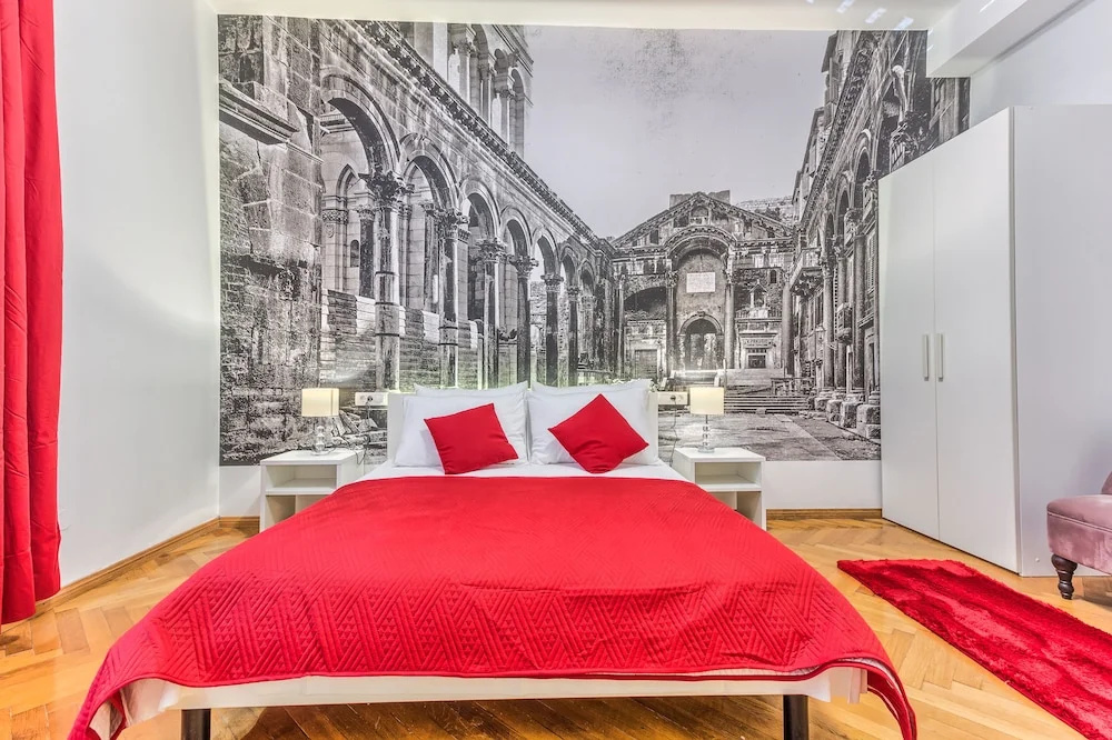 Standard Double room with balcony (full double bed)