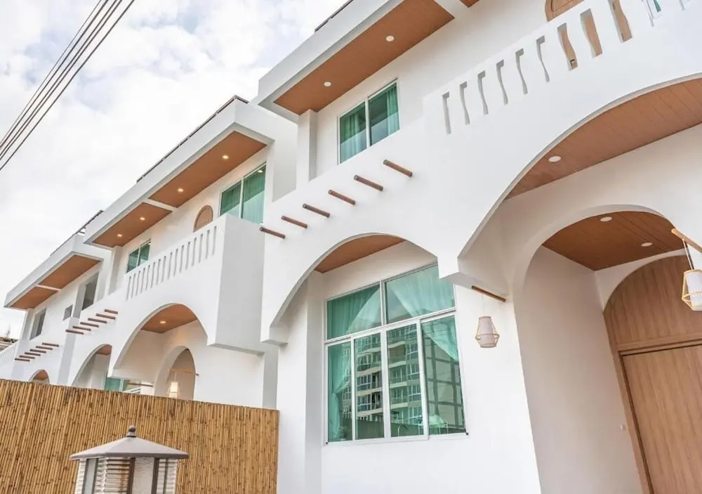 Downtown Oasis Pool Villa