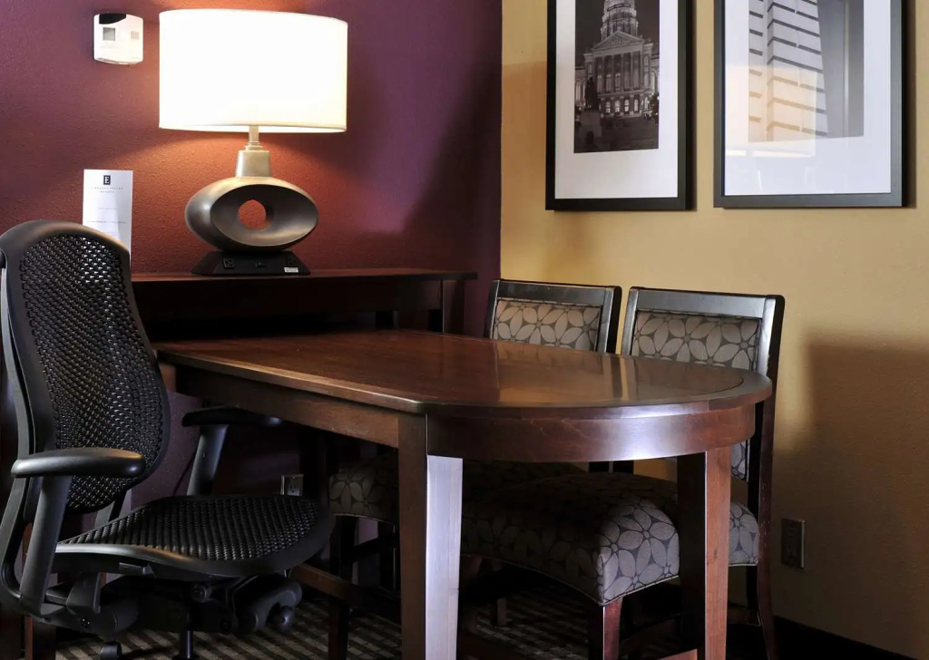 Embassy Suites Hotel Des Moines Downtown - Chambres