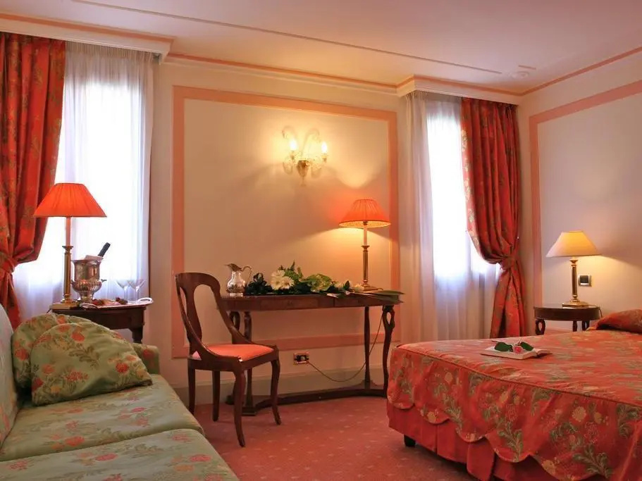 Standard room with canal view