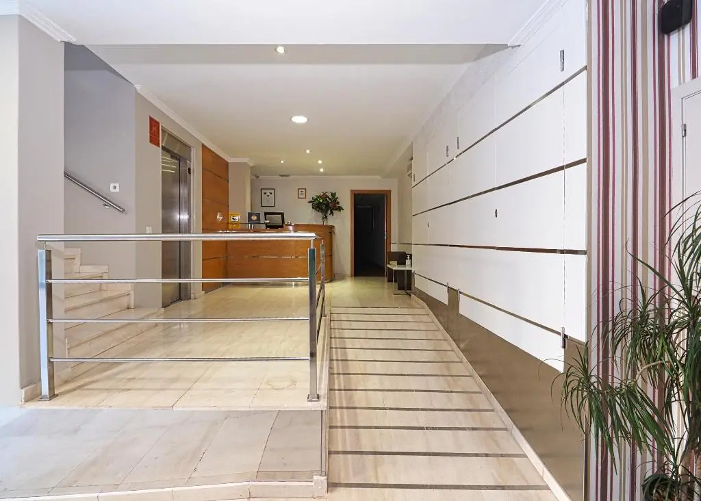 Lobby & Reception