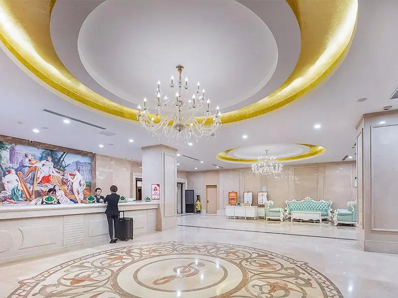 Lobby & Reception