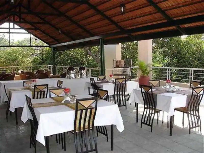 Mint Queensway Suites