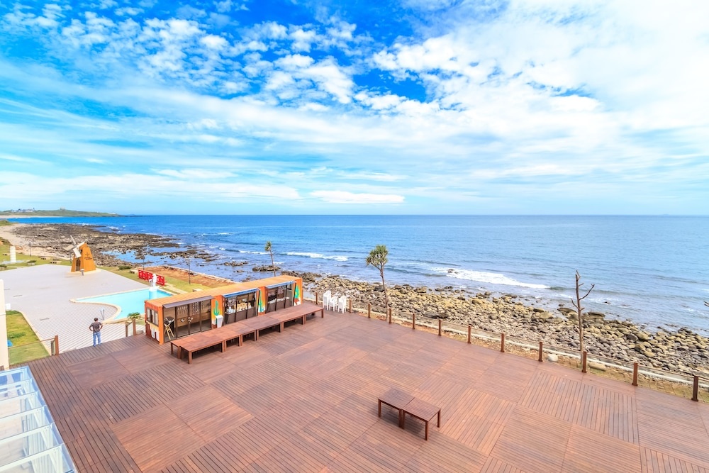 Beach & Waterfront