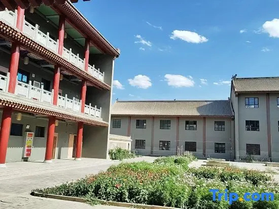 Qiuguo Hotel (Zhangye Lushuiwan Tourism Resort Ganzhou Fucheng) in Zhangye
