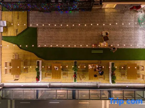 Xinghai Hotel (Shuangyue Bay Lover's Dyke)