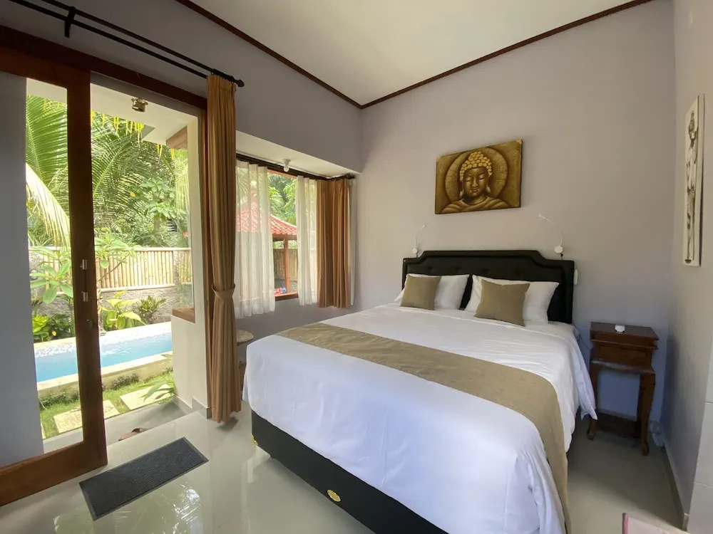 Deluxe Double room (full double bed)