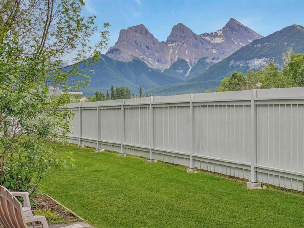 The Norquay, Pet-Friendly 2 Bed with Mtn View