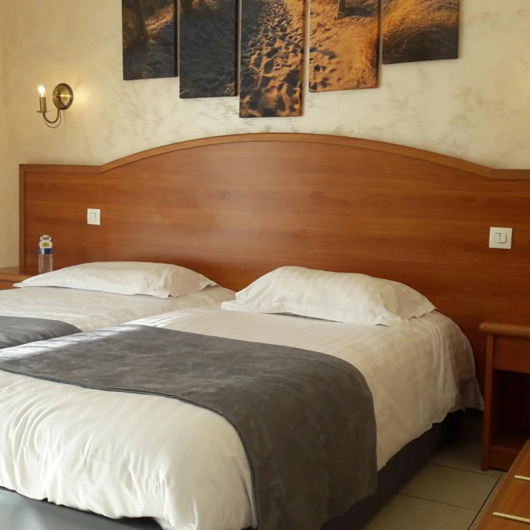 Hostellerie du Châtel Les Billettes — 2