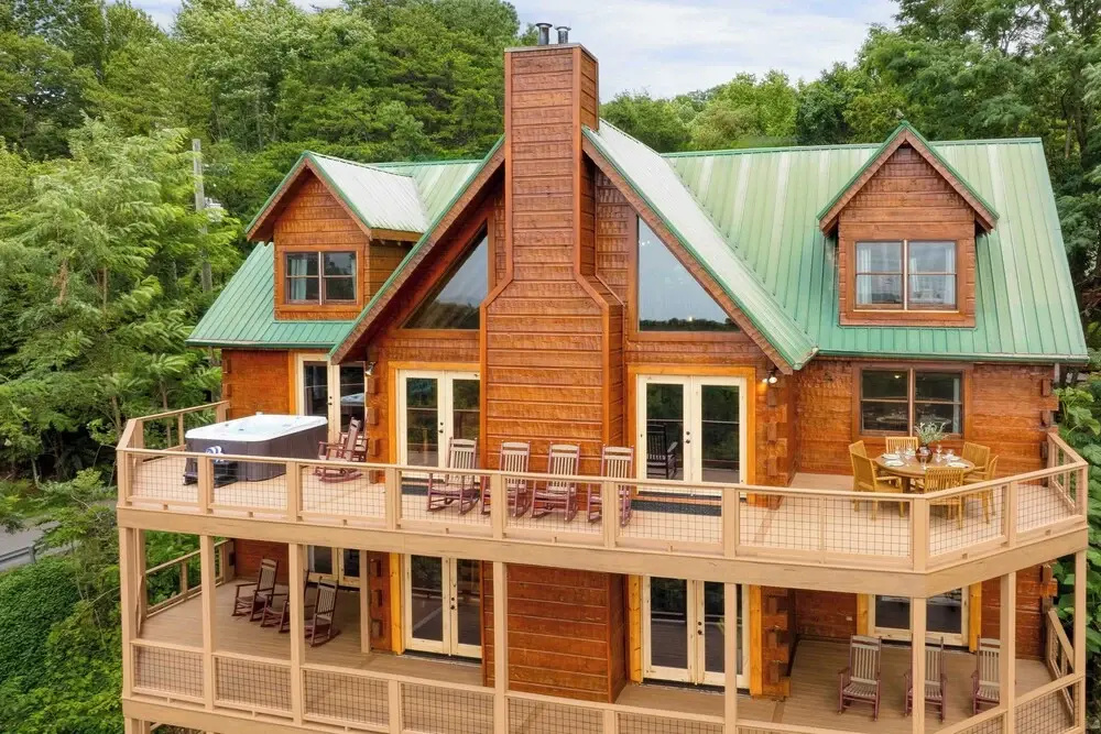 2 Homes in Big Bear by Avantstay Sleeps 22, Theater Room, Game Room, Hot Tub, Smoky Mountain Views