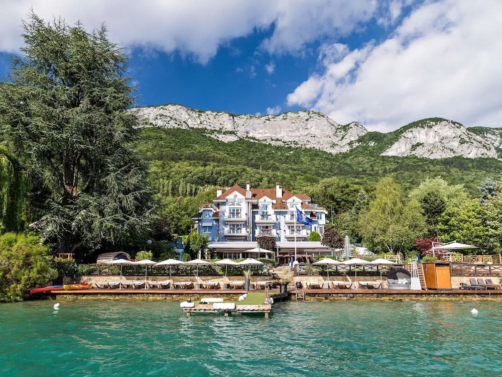 Hôtel Restaurant Yoann CONTE Bord du Lac