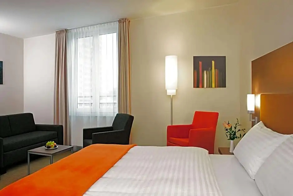 Business Plus Double room (full double bed)