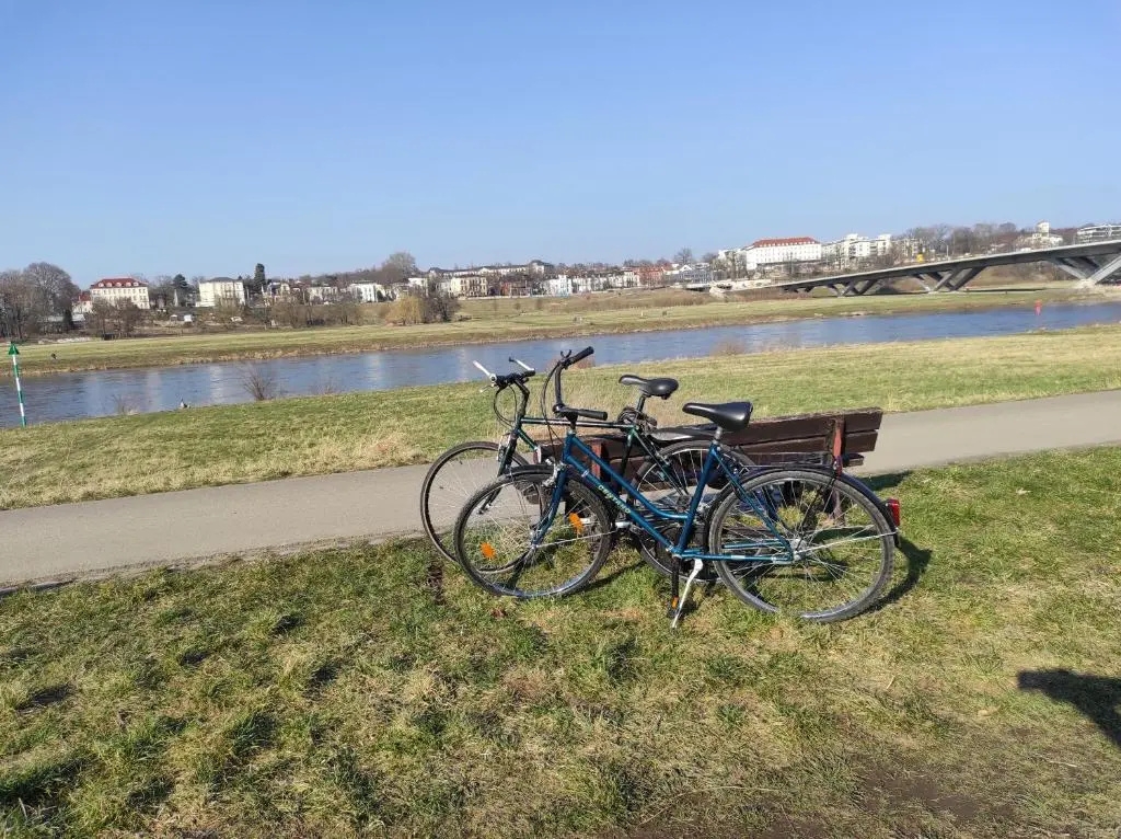 Traumhaftes Zwei-Zimmer-Apartment an der Elbe