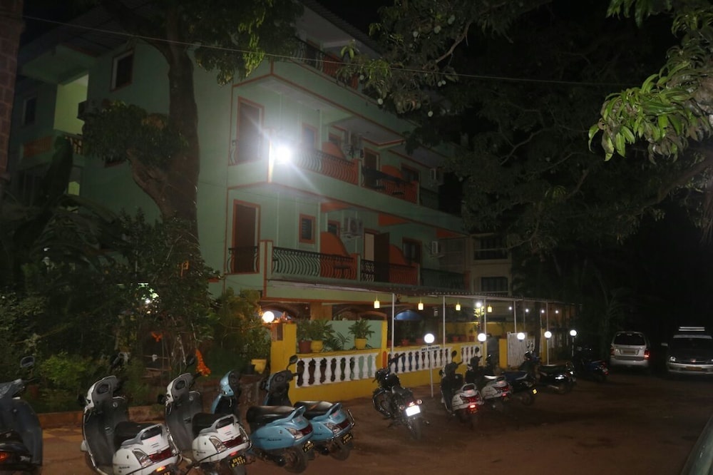 Krish Holiday Inn Baga - Général