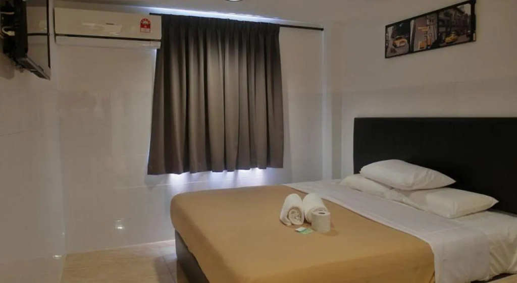 Deluxe Double room (full double bed)