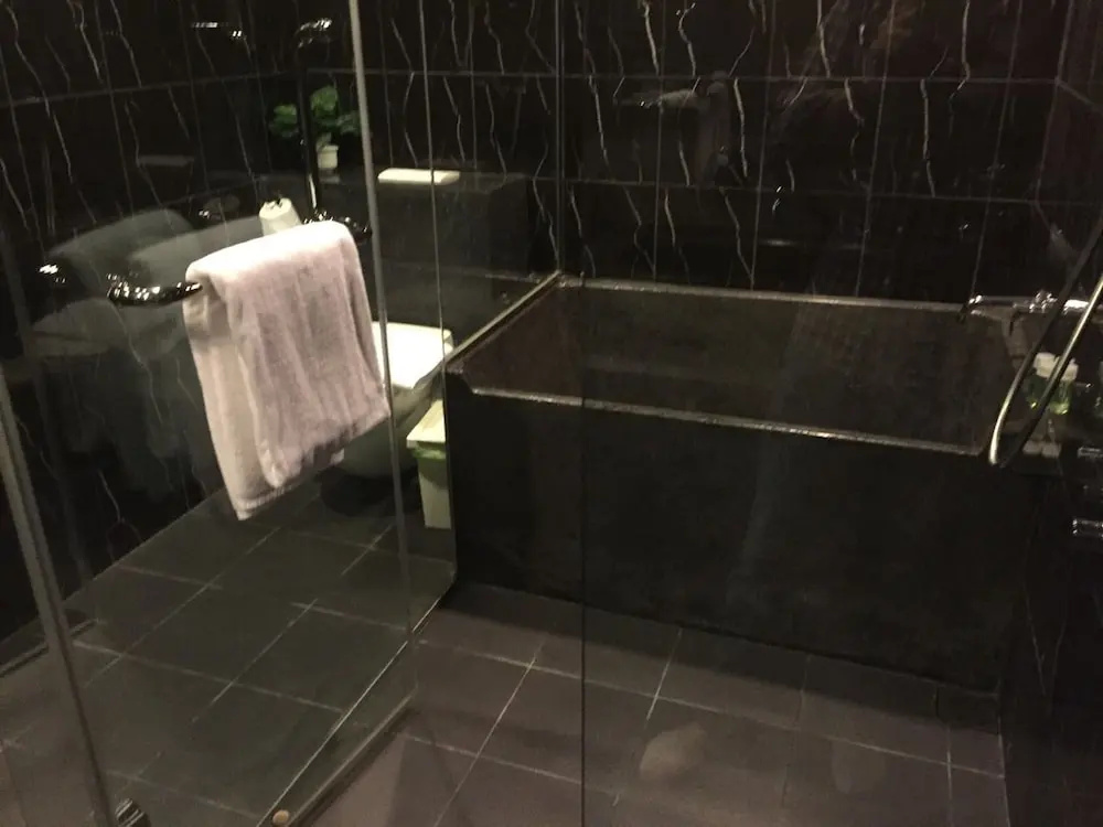 3 Bedrooms Penthouse Apartment