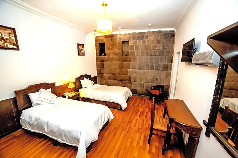 Yabar Hotel Plaza - Chambres