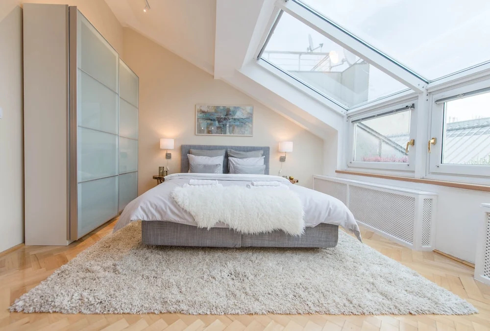 Venus Apartments - Deluxe Loft Skylit