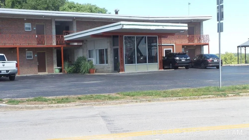 River's Edge Motel
