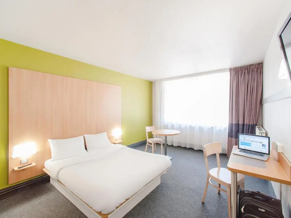 Standard Double room (full double bed)