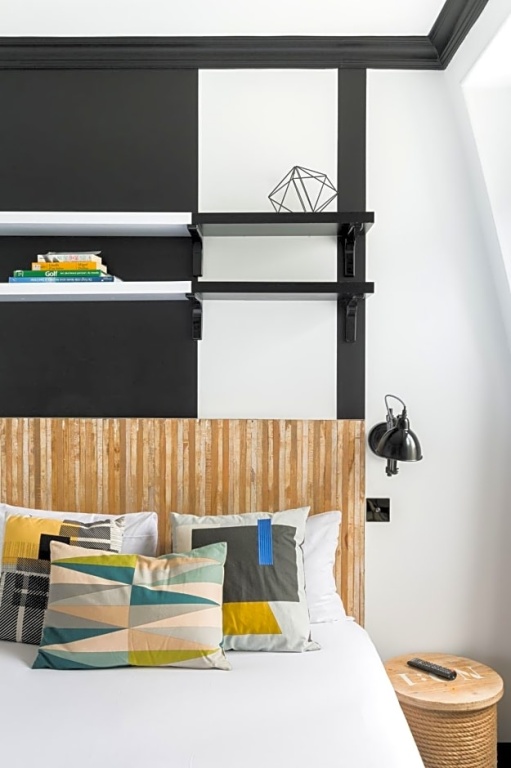 Madrigal hotel 128