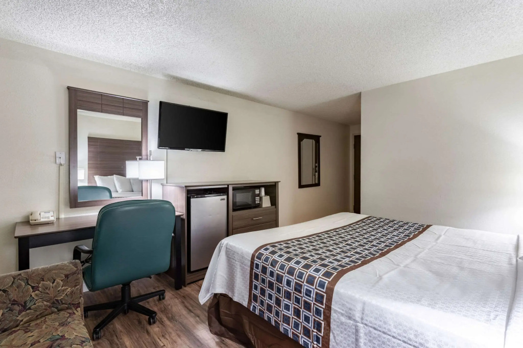 Rodeway Inn Farmington — фото 6