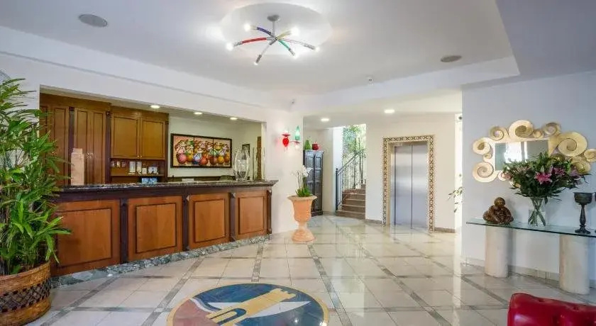Lobby & Reception