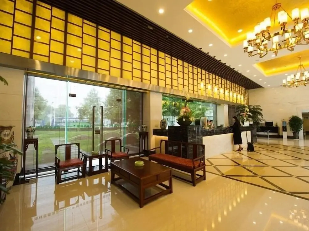 Lobby & Reception