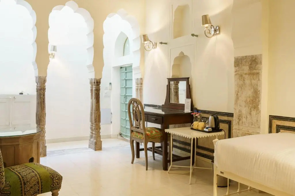 Deluxe Double room (full double bed)