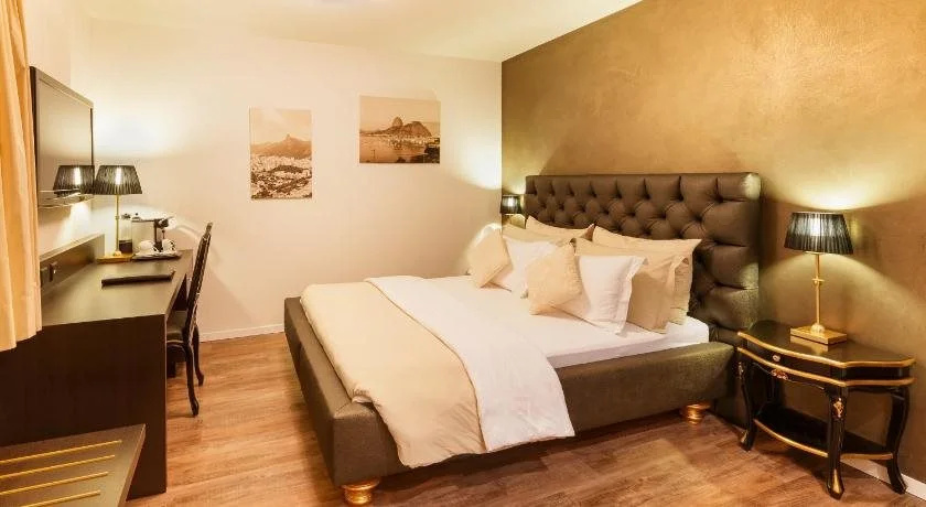 Business Hotel First - Général