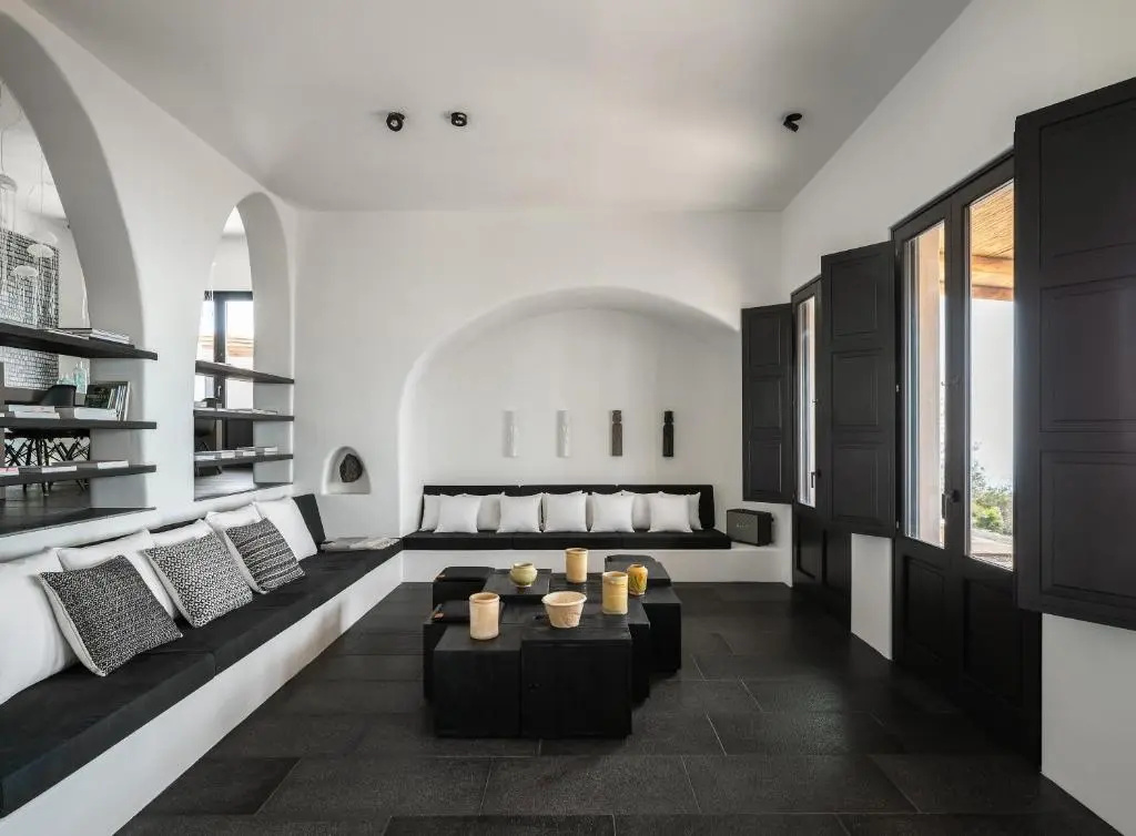 2 Bedrooms Villa