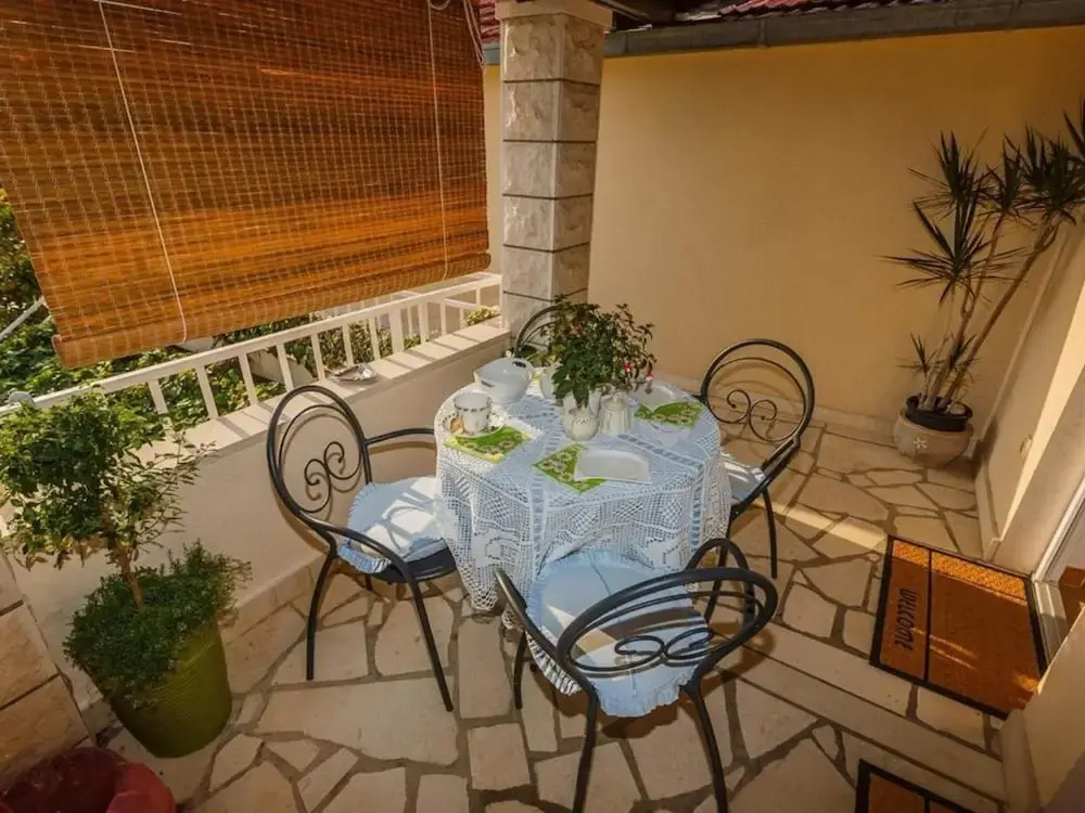 Apartments Roda - Standard One Bedroom Apartment With Terrace -