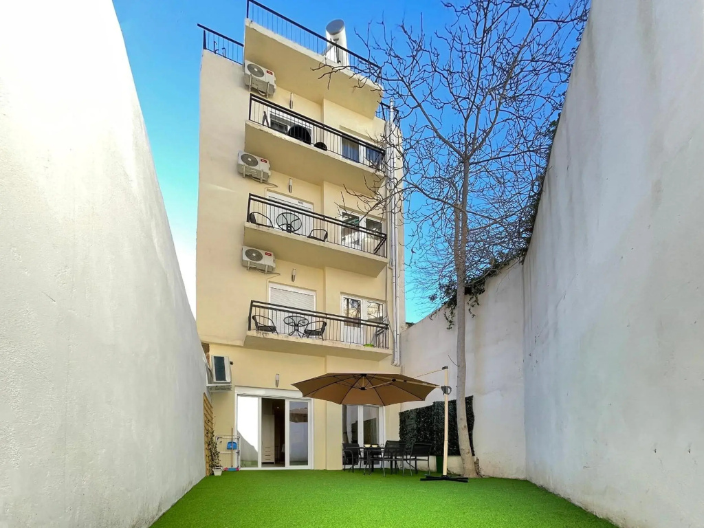 SOHO Modern 55sqm Studio with Secret Garden