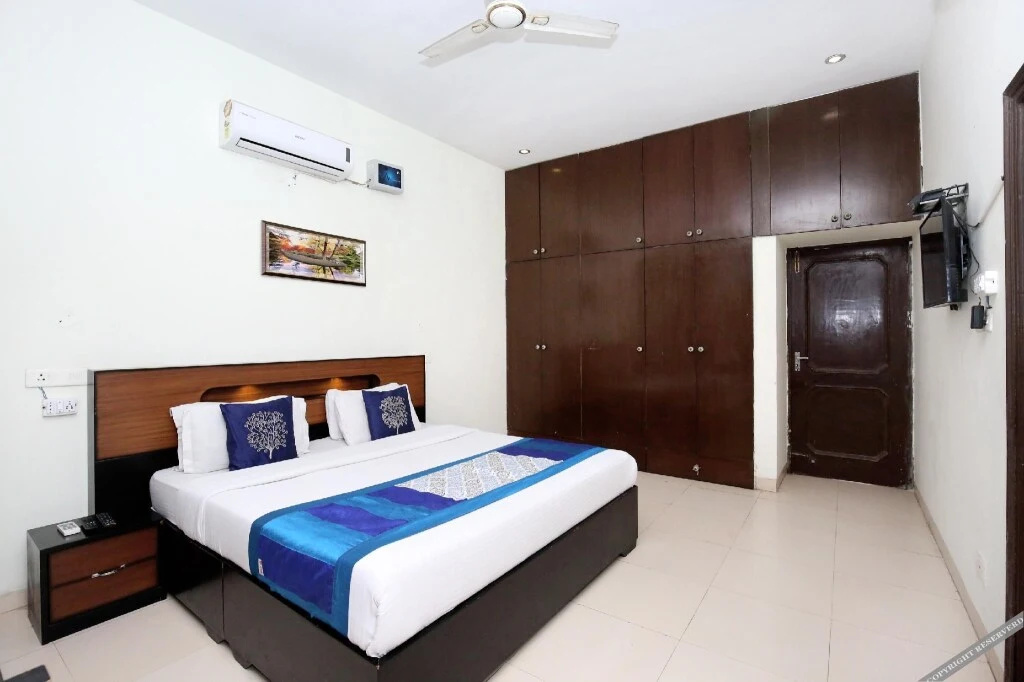 Shradha Guest House by OYO Rooms