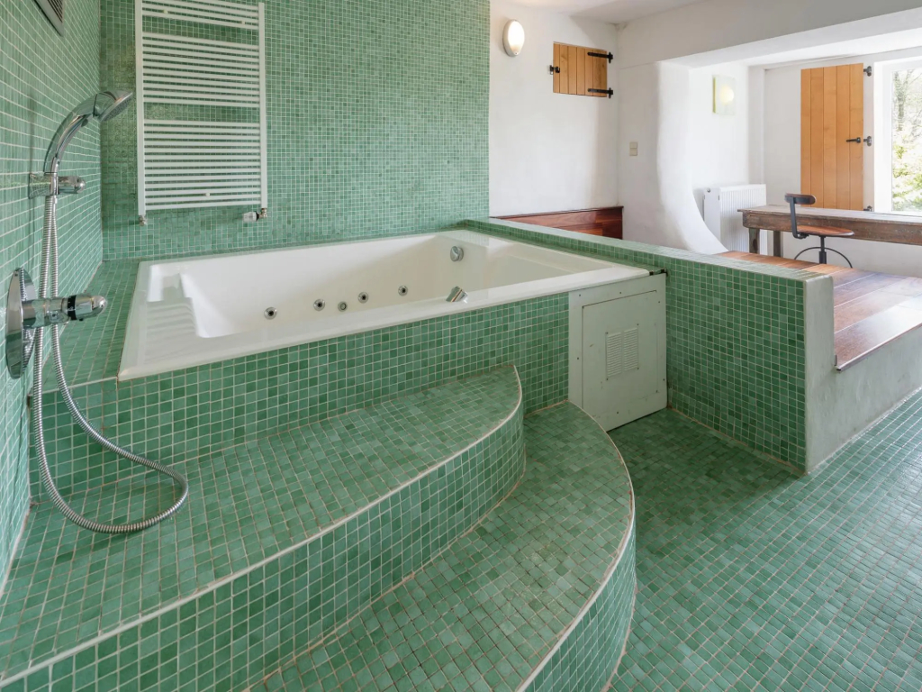 Beautiful Holiday Home in Redu With Whirlpool - фото 3