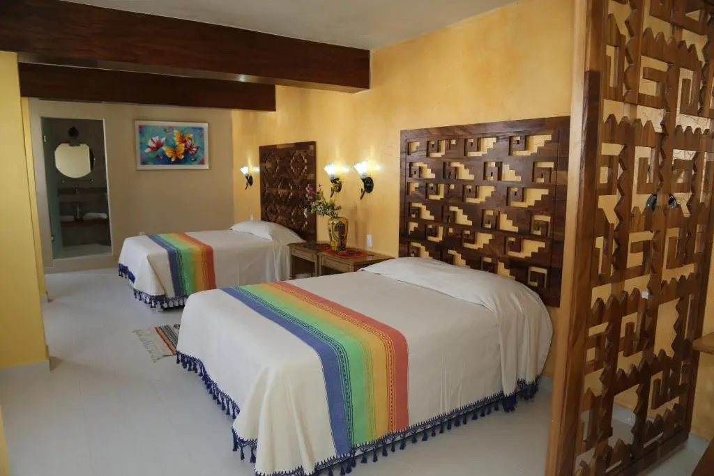 Deluxe Double Suite (full double bed)