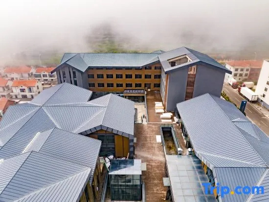 Beach Lane Resort Hotel