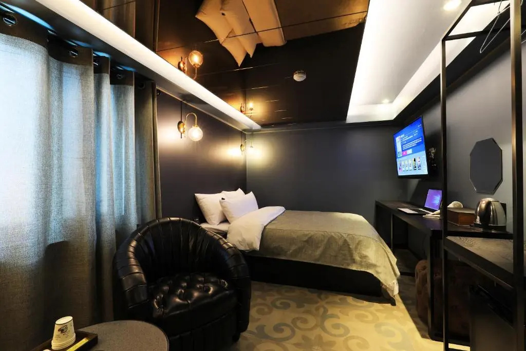 Premium Double room (full double bed)