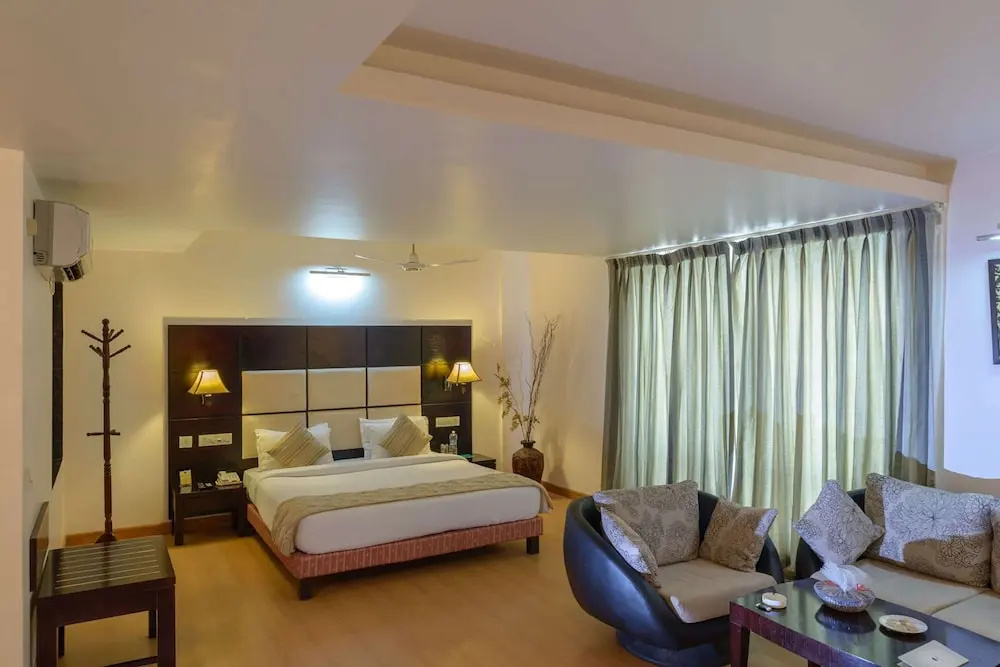 Double Suite (full double bed)
